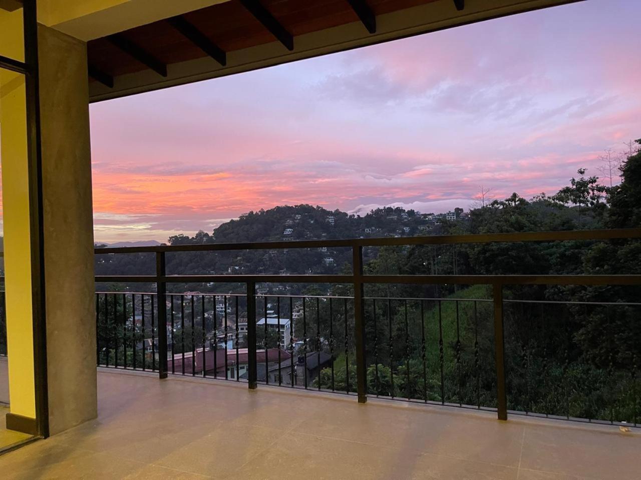 Lush Breeze Otel Kandy Dış mekan fotoğraf