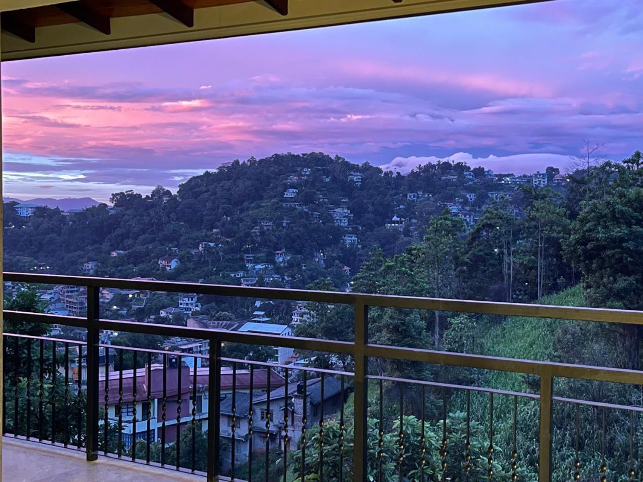 Lush Breeze Otel Kandy Dış mekan fotoğraf
