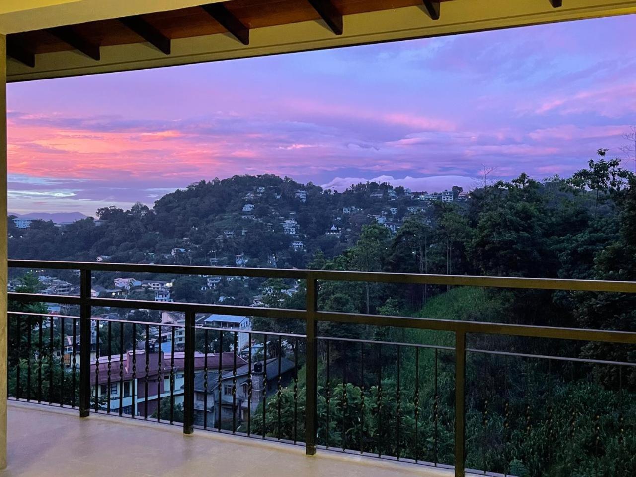 Lush Breeze Otel Kandy Dış mekan fotoğraf